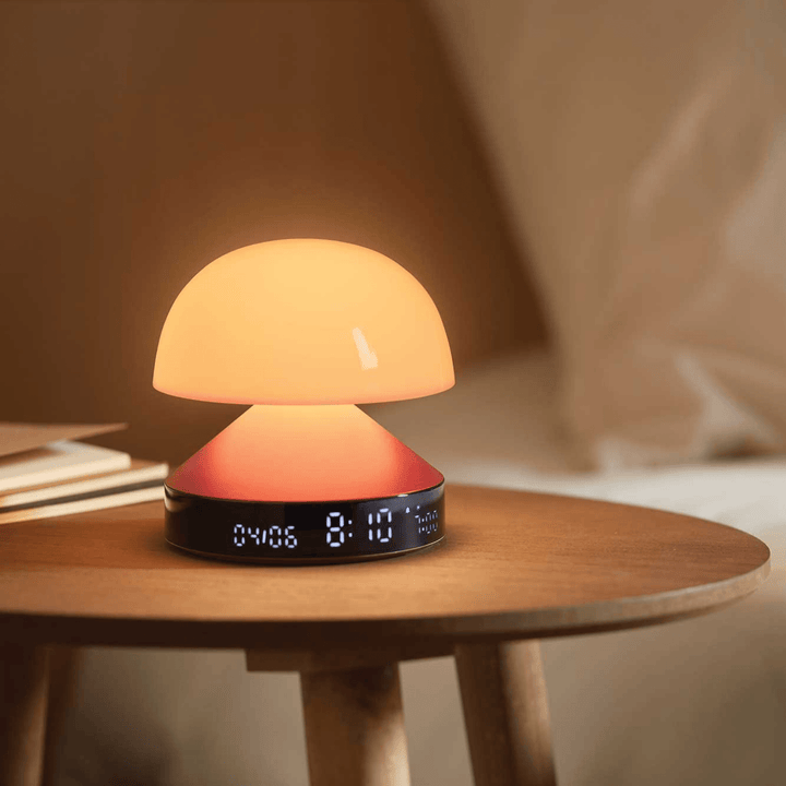 Lexon Mina Sunrise Alarm Saatli Gün Işığı Simulatörü & Aydınlatma – Metalik Gri Açıklama Mina Sunrise, gün doğumu ve gün batımı efektlerine, çalar saate ve çok renkli aydınlatmaya sahip 3'ü 1 arada bir lambadır. Doğal seslerle birleştirilmiş aşamalı gün ı